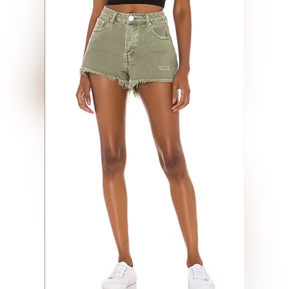 BDG URBAN OUTFITTER CHEEKY DENIM SHORTS WITH RAW HEM SIZE 28